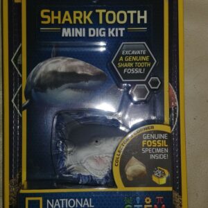 NATIONAL GEOGRAPHIC MINI DIG KIT  Shark Tooth